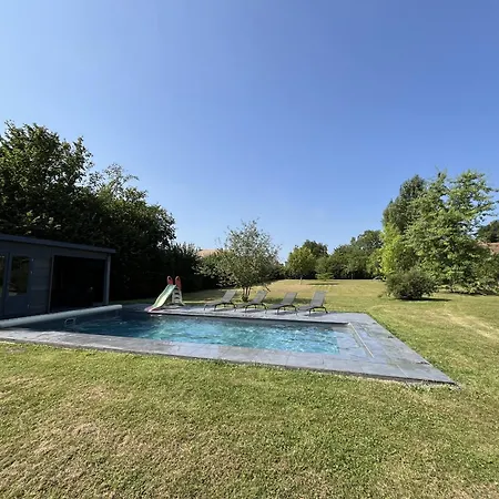 L'oasis Familiale - Piscine - Parking - 10 Pers *