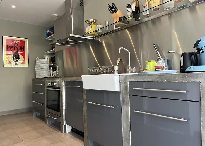 L'oasis Familiale - Piscine - Parking - 10 Pers