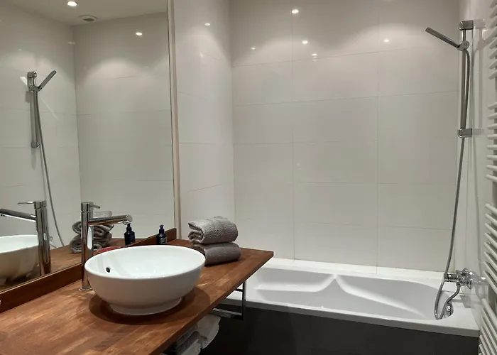 L'oasis Familiale - Piscine - Parking - 10 Pers Σπίτι διακοπών *