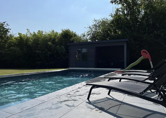 L'oasis Familiale - Piscine - Parking - 10 Pers *