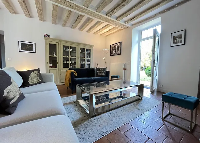 L'oasis Familiale - Piscine - Parking - 10 Pers